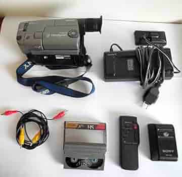 動作品　SONY Video8 Handycam CCD-TRV11 ⑥ Sony Handycam Ccd-trv11 E Video 8 Camcorder Camera Only No